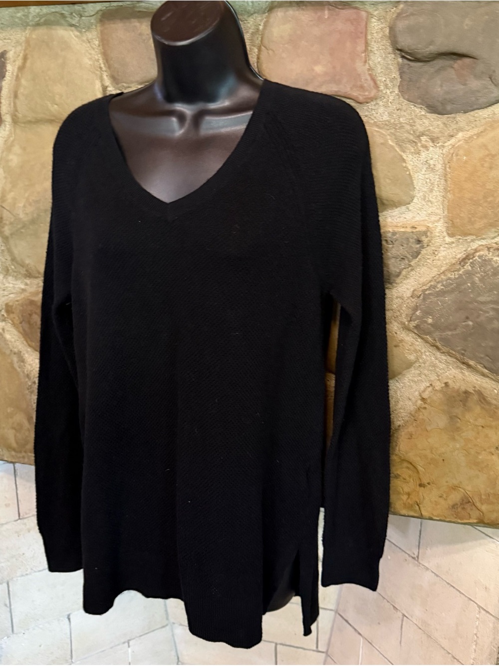 GAP Black V-Neck Long Sleeve Knit Top